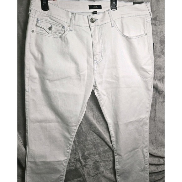 True Religion World Tour Size 38 x 32 Geno Relaxed Slim Flap Optic White Jeans - Picture 1 of 10